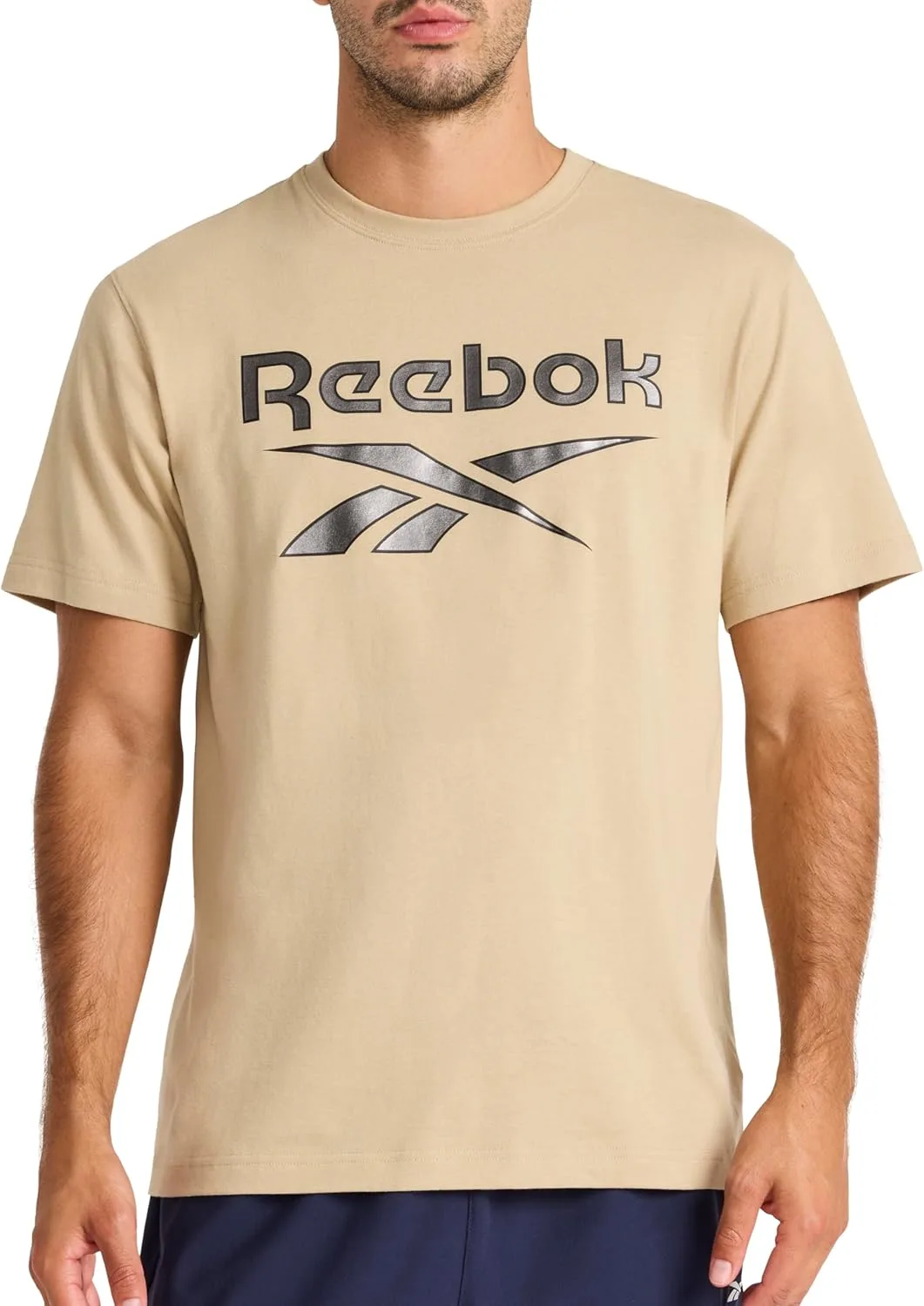 Футболка Reebok с принтом, стандартный крой, легкая ткань
Футболка Reebok с принтом, стандартный крой, легкая ткань