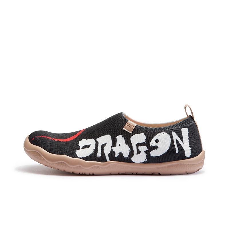 Расписные дорожные туфли - Коллекция Год Дракона Дышащие низкие повседневные кроссовки мужские U.IN, Toledo 1 Fiery Rider 1
Расписные дорожные туфли - Коллекция Год Дракона Дышащие низкие повседневные кроссовки мужские U.IN, Toledo 1 Fiery Rider 1