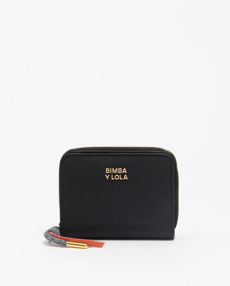 Женский кошелек с клапаном из нейлона Bimba y Lola, черный
Женский кошелек с клапаном из нейлона Bimba y Lola, черный