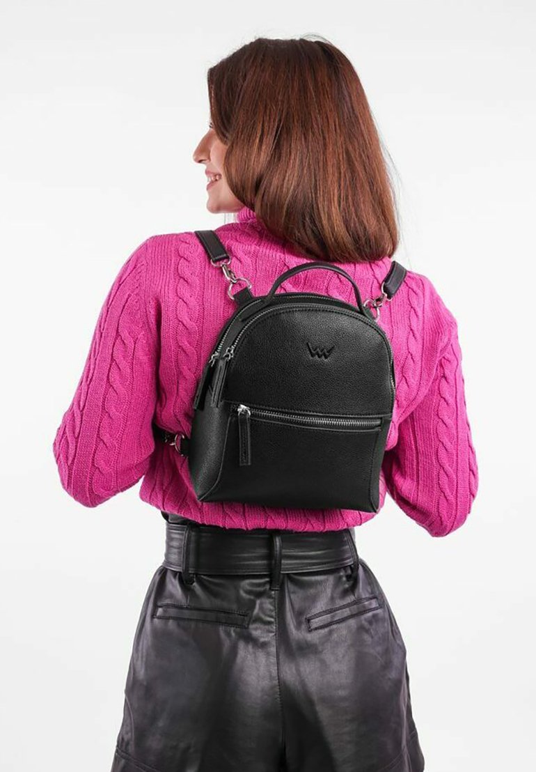 Рюкзак SERAFINA VUCH, черный
Рюкзак SERAFINA VUCH, черный