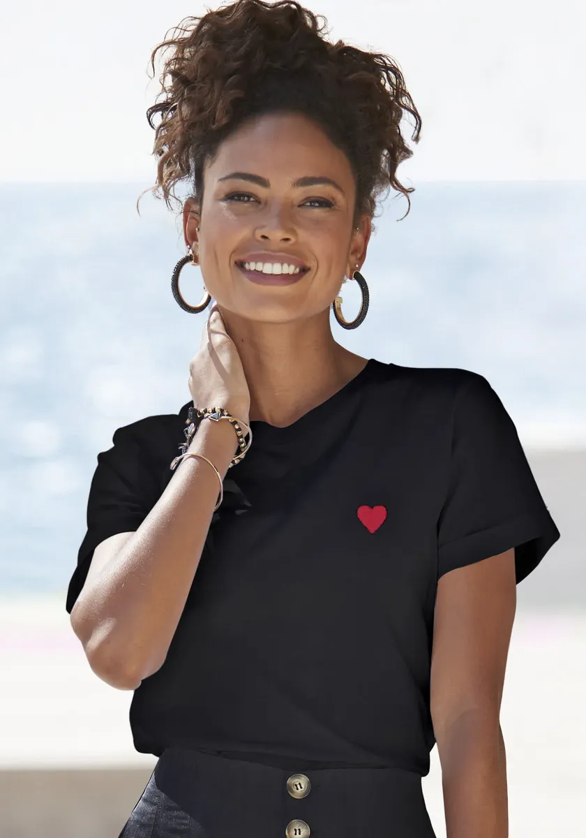 Футболка LASCANA с милой вышивкой в виде сердечек, рубашка из хлопка с короткими рукавами, черный
Футболка LASCANA с милой вышивкой в виде сердечек, рубашка из хлопка с короткими рукавами, черный