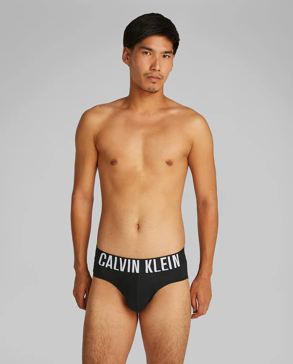 Упаковка из 3 трусов Calvin Klein, черный
Упаковка из 3 трусов Calvin Klein, черный
