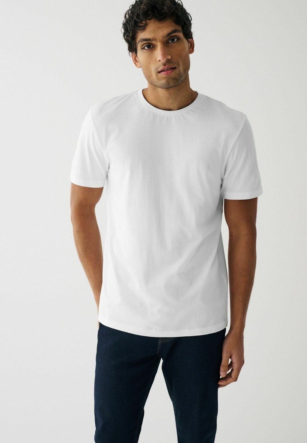 базовая футболка 6 Pack Next, цвет black slate grey marl white navy blue
базовая футболка 6 Pack Next, цвет black slate grey marl white navy blue