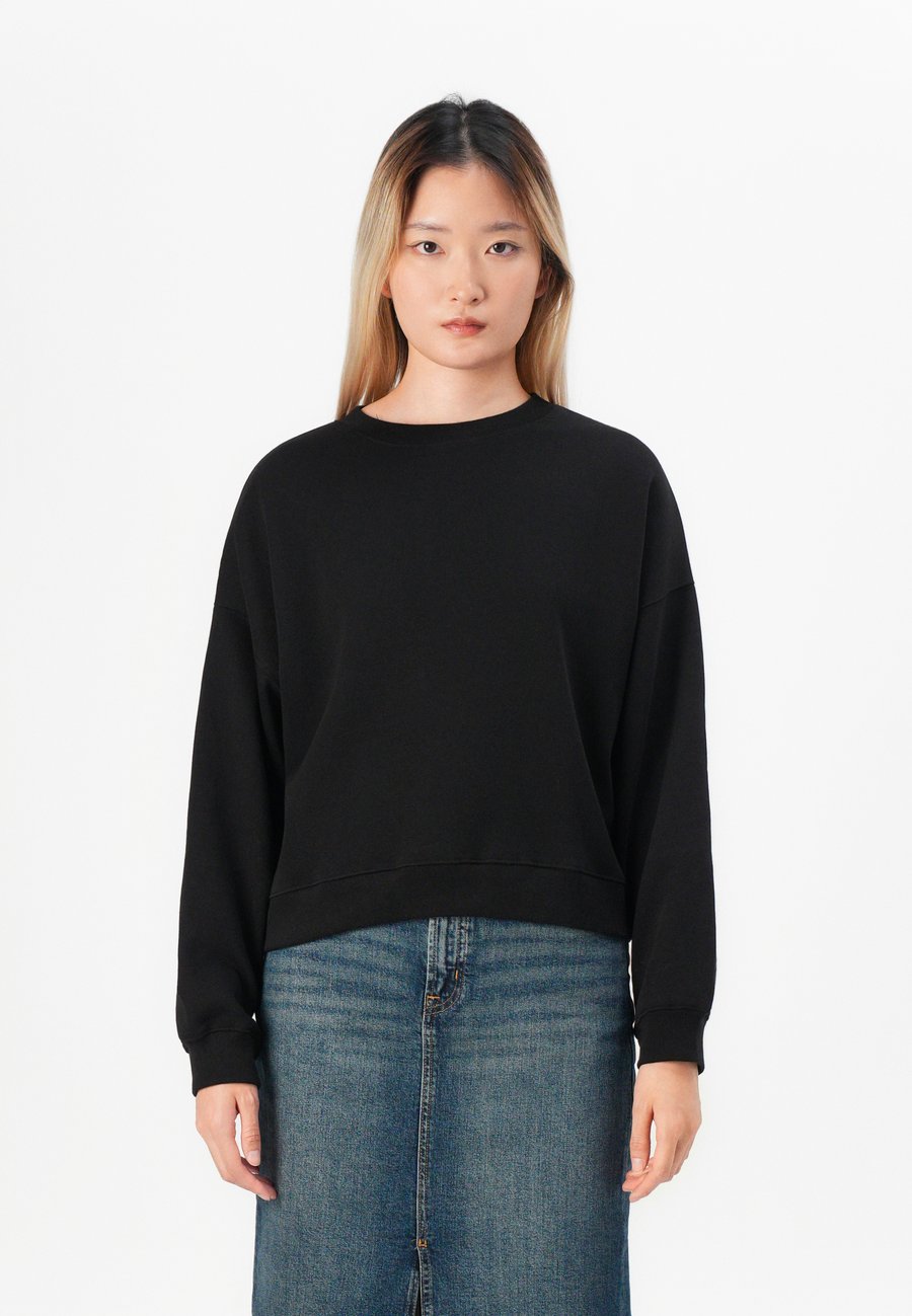 Толстовка GAP WEDGE SEAMED CREW, True Black/Black
Толстовка GAP WEDGE SEAMED CREW, True Black/Black