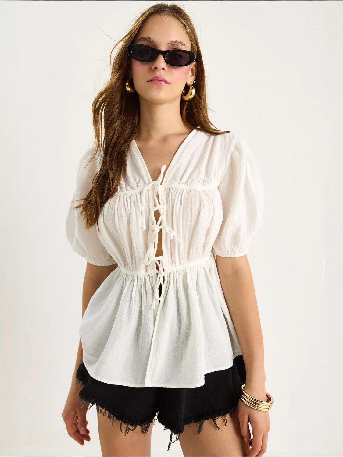 Bianco Lucci Блузка в белом цвете
Bianco Lucci Блузка в белом цвете