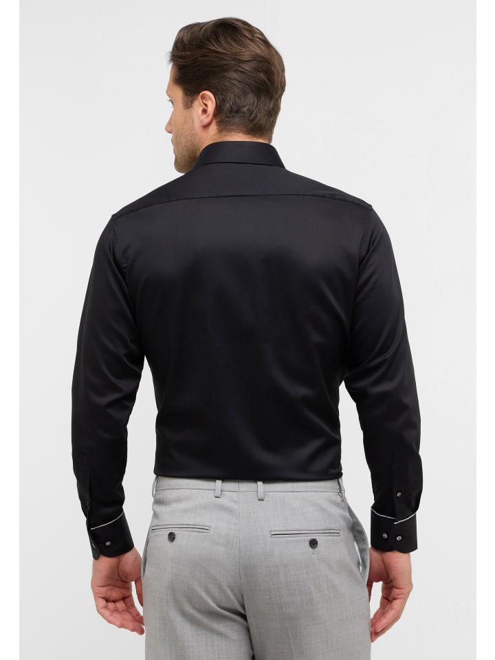 Рубашка MODERN FIT черного цвета Eterna
Рубашка MODERN FIT черного цвета Eterna