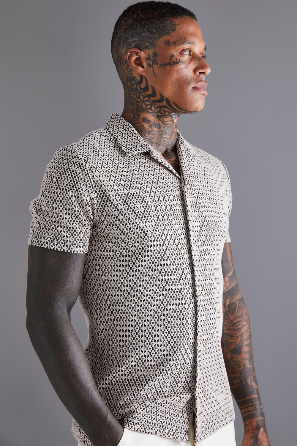 Мини-рубашка muscle с коротким рукавом geo Boohoo, серо-коричневый
Мини-рубашка muscle с коротким рукавом geo Boohoo, серо-коричневый