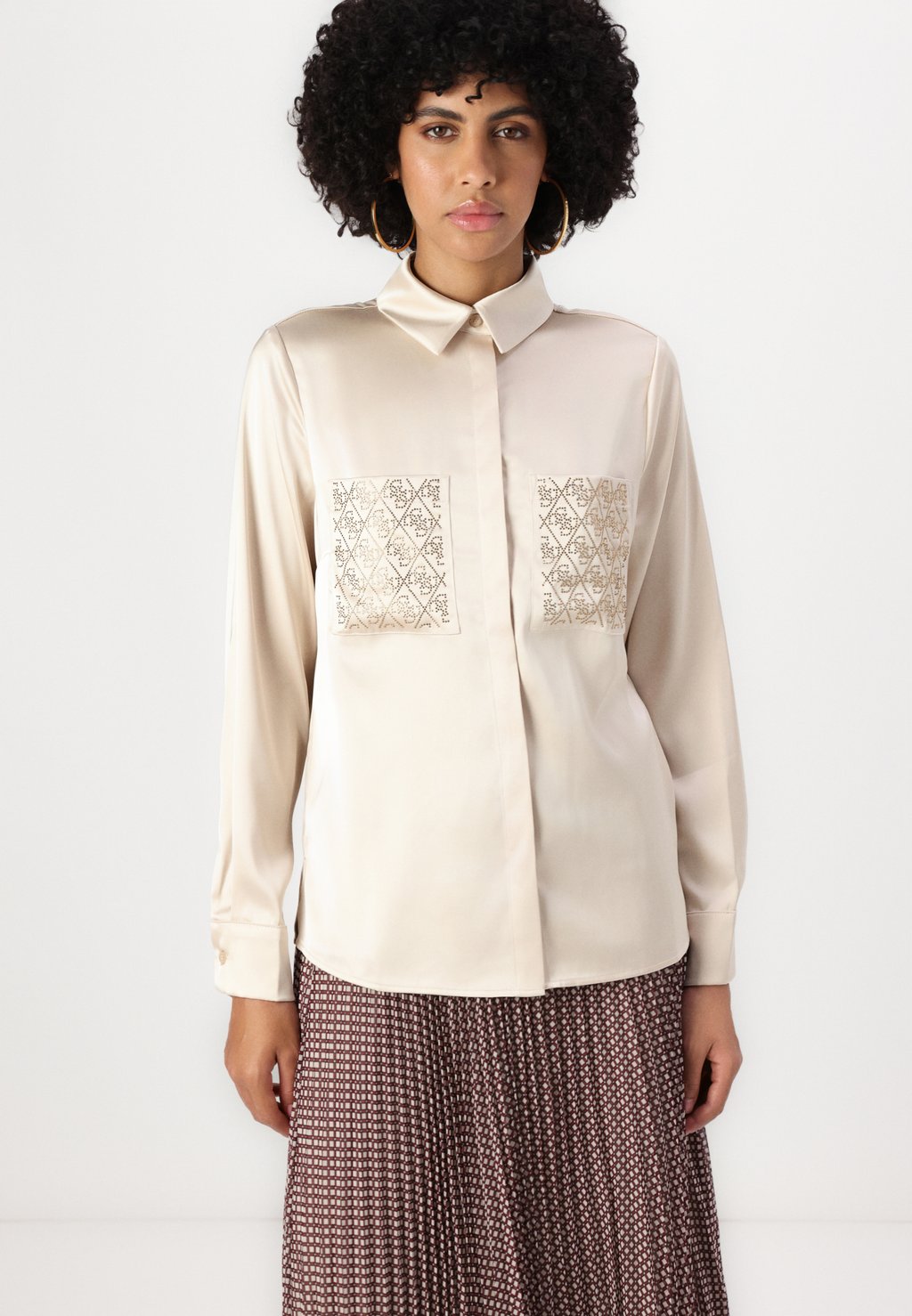 Блузка на пуговицах MARGUERITE HOTFIX Guess, бежевый
Блузка на пуговицах MARGUERITE HOTFIX Guess, бежевый