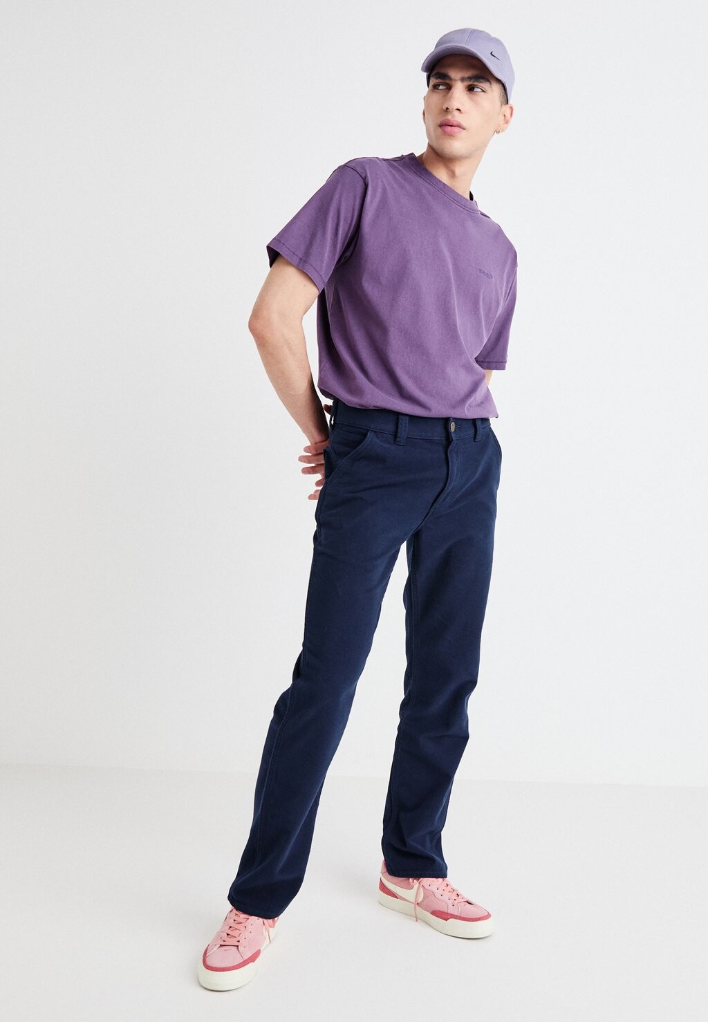 Брюки REG CARPENTER Lee, темно-синий
Брюки REG CARPENTER Lee, темно-синий