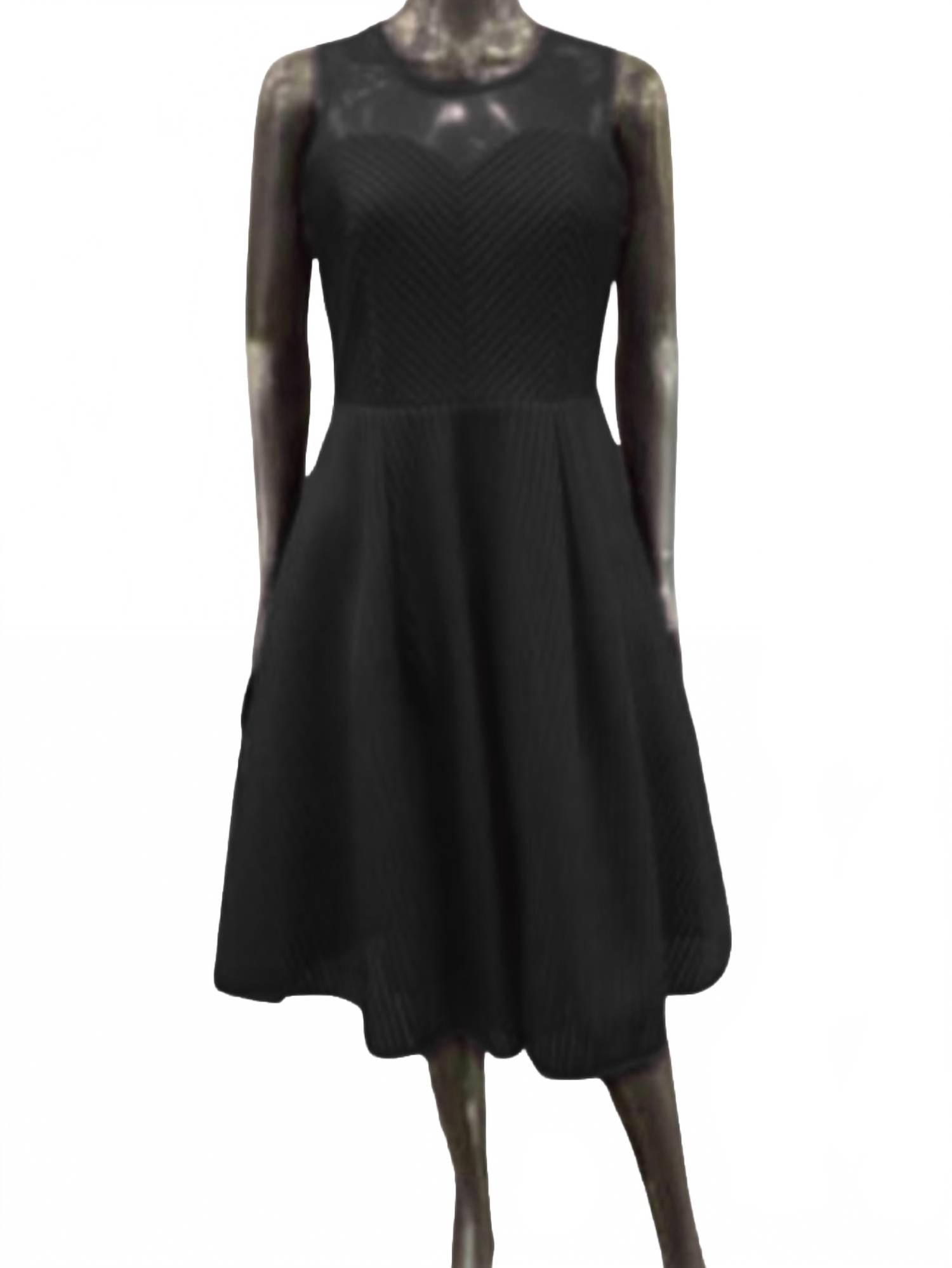 Gracia Женское коктейльное платье в полоску из сетки, черное
Gracia Женское коктейльное платье в полоску из сетки, черное