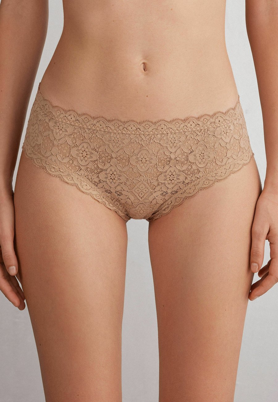 Трусы Intimissimi Thong, Natural/Tan
Трусы Intimissimi Thong, Natural/Tan