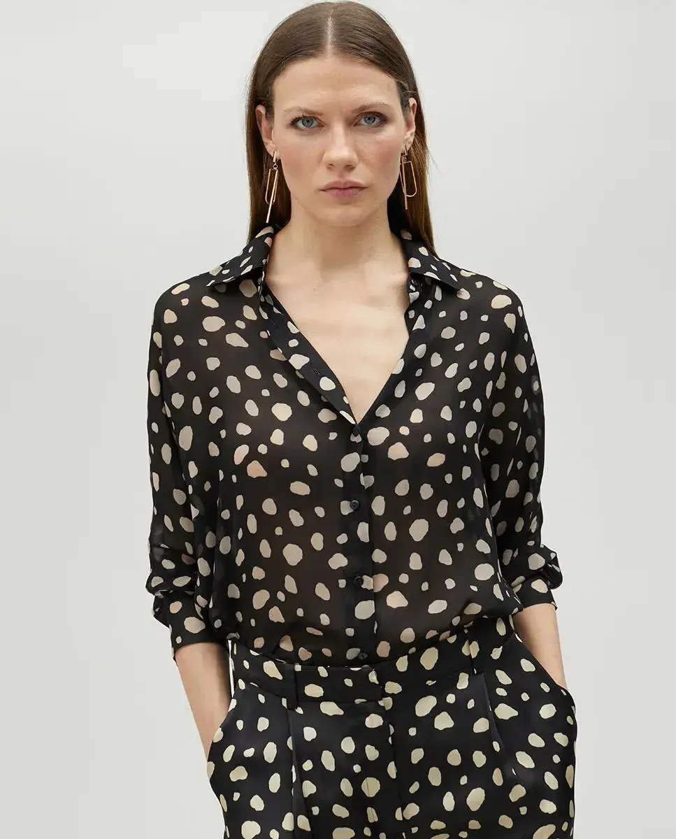 Женская струящаяся рубашка с длинным рукавом Lola Casademunt, черный
Женская струящаяся рубашка с длинным рукавом Lola Casademunt, черный