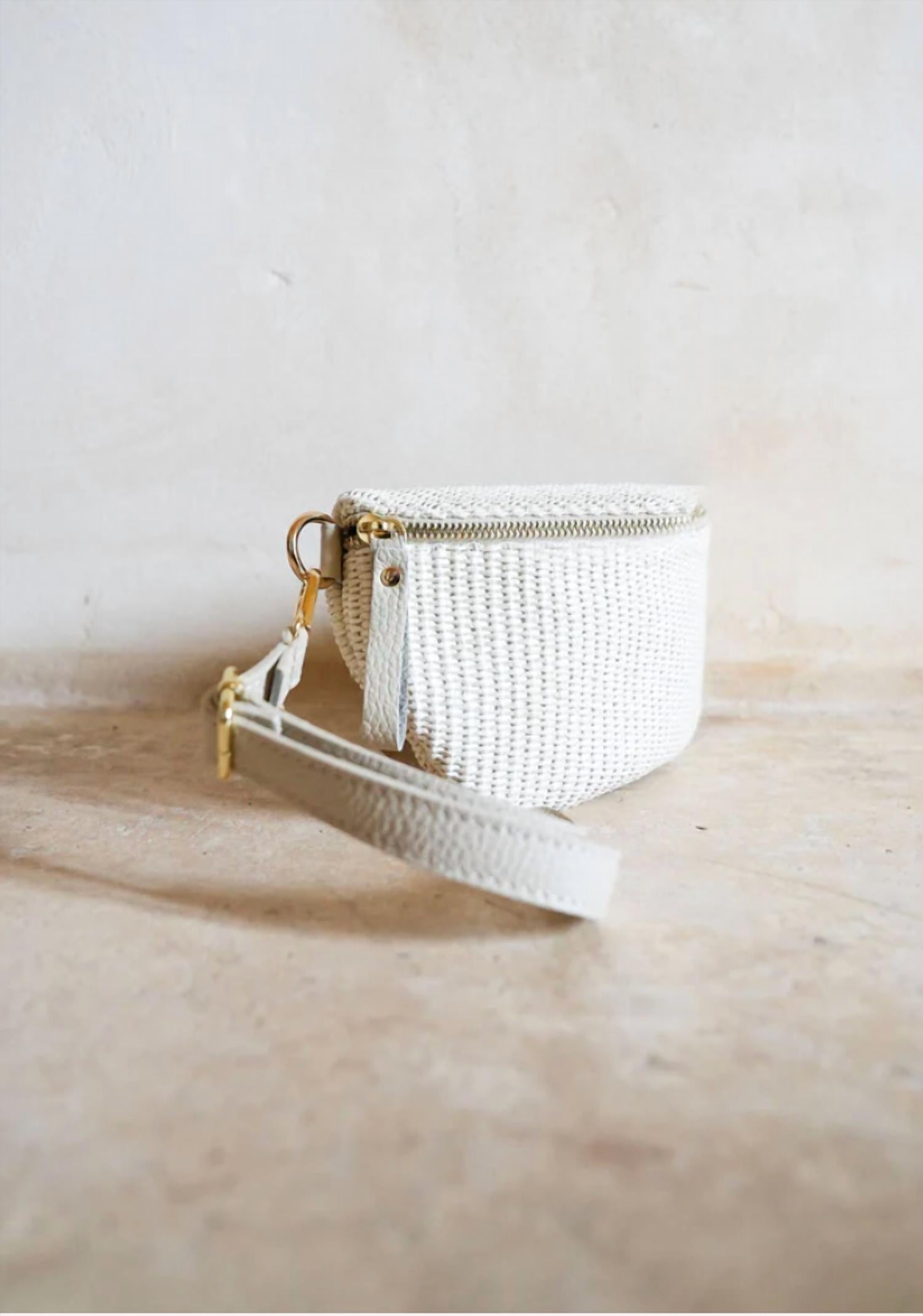 Сумка Shelly вязаная крючком, цвет экрю Debbie Katz, Ecru
Сумка Shelly вязаная крючком, цвет экрю Debbie Katz, Ecru