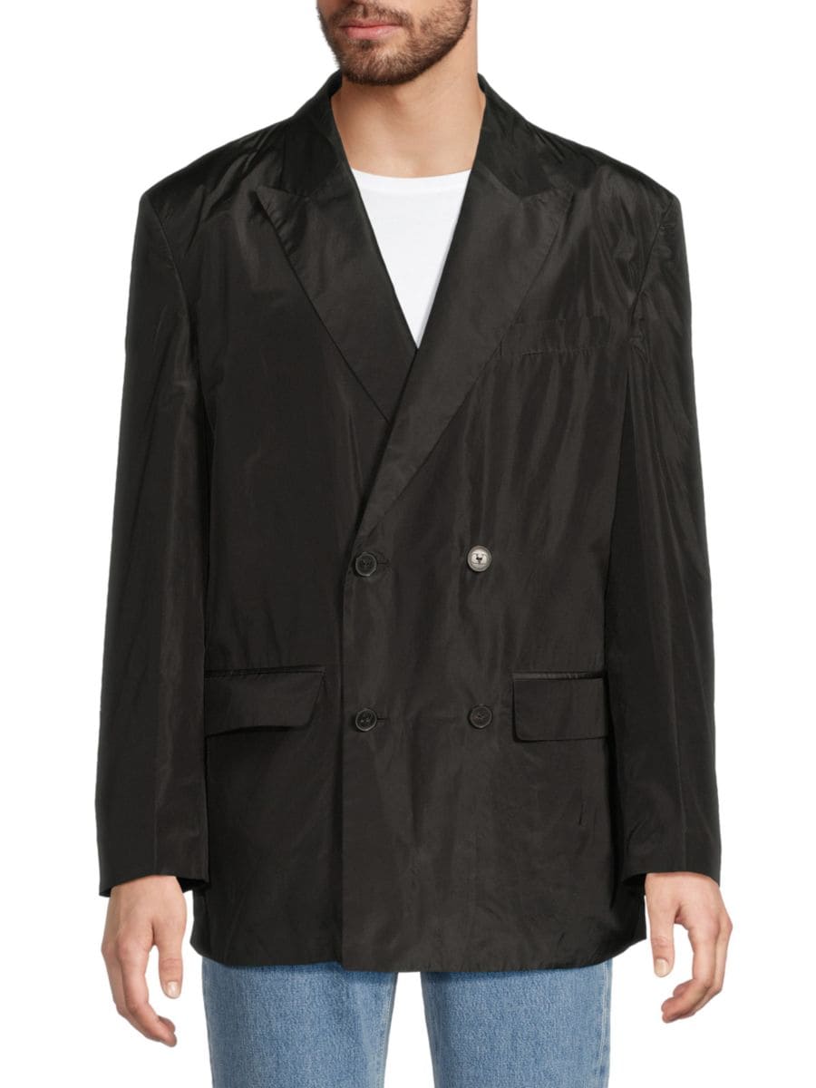 Шелковый двубортный блейзер современного кроя Valentino, цвет Nero
Шелковый двубортный блейзер современного кроя Valentino, цвет Nero