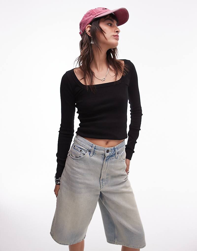 Topshop – черный топ с квадратным вырезом и длинными рукавами
Topshop – черный топ с квадратным вырезом и длинными рукавами
