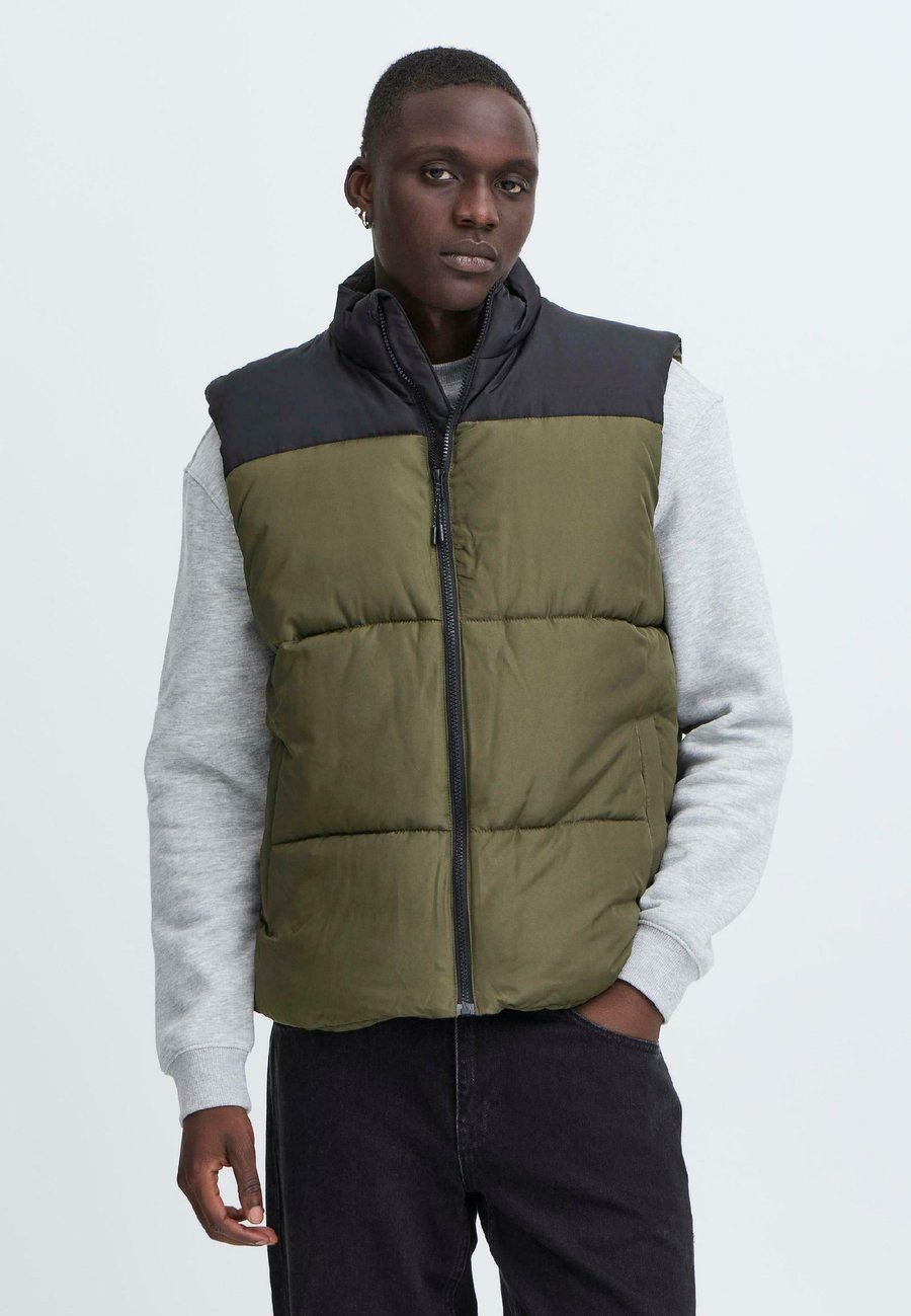 Куртка Blend BHELWIN COLORBLOCK, Forest Night/Olive
Куртка Blend BHELWIN COLORBLOCK, Forest Night/Olive