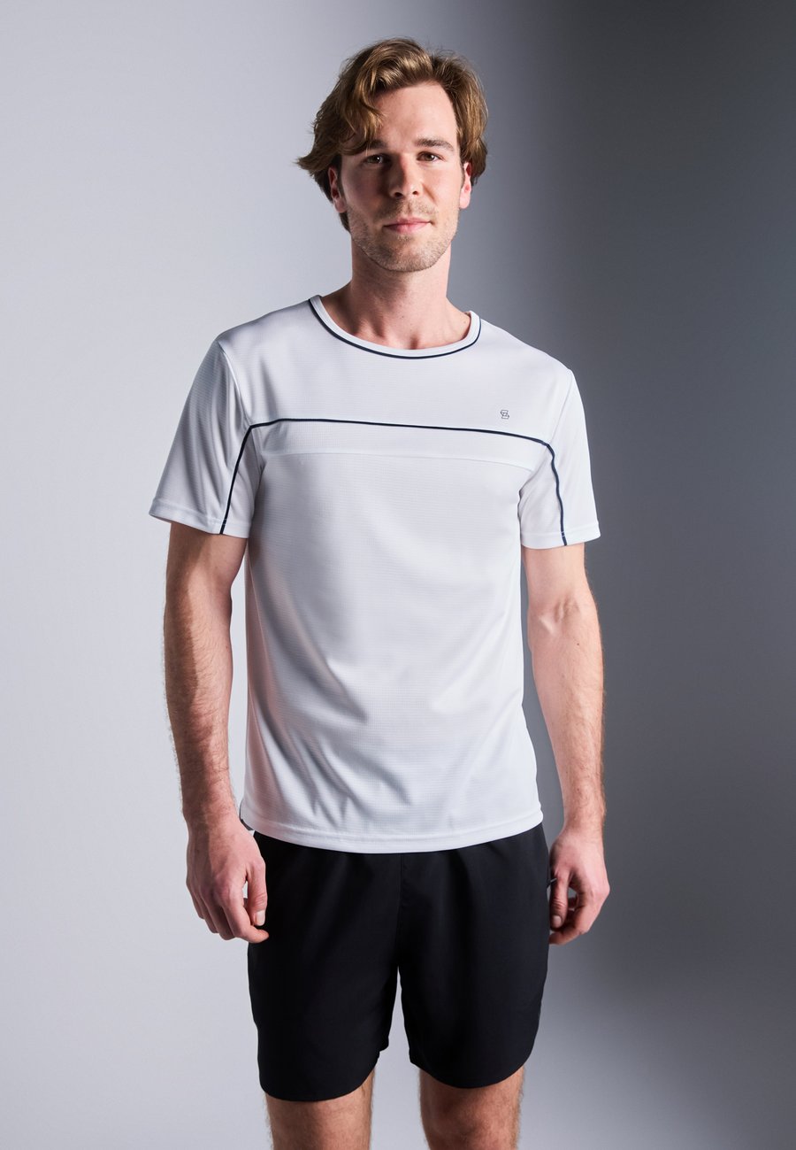 Футболка Pier One Sport Basic T-shirt, Off-White, Белый, Футболка Pier One Sport Basic T-shirt, Off-White
Футболка Pier One Sport Basic T-shirt, Off-White, Белый, Футболка Pier One Sport Basic T-shirt, Off-White