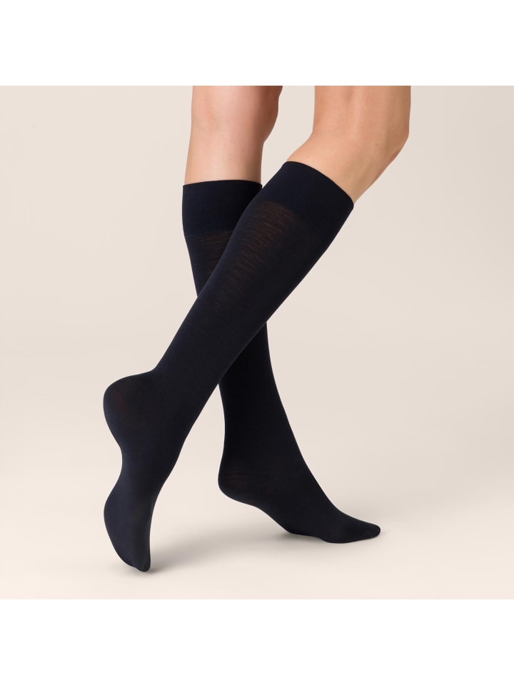 Kunert Чувственные дышащие высокие носки из мериносовой шерсти темно-синего цвета
Kunert Чувственные дышащие высокие носки из мериносовой шерсти темно-синего цвета