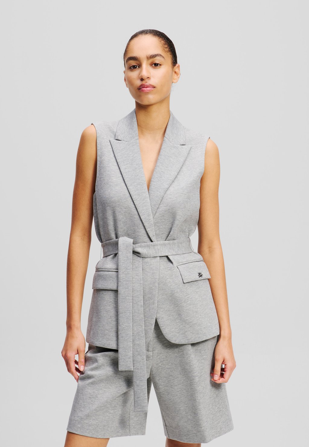 Жилет KARL LAGERFELD, светло-серый 
Жилет KARL LAGERFELD, светло-серый