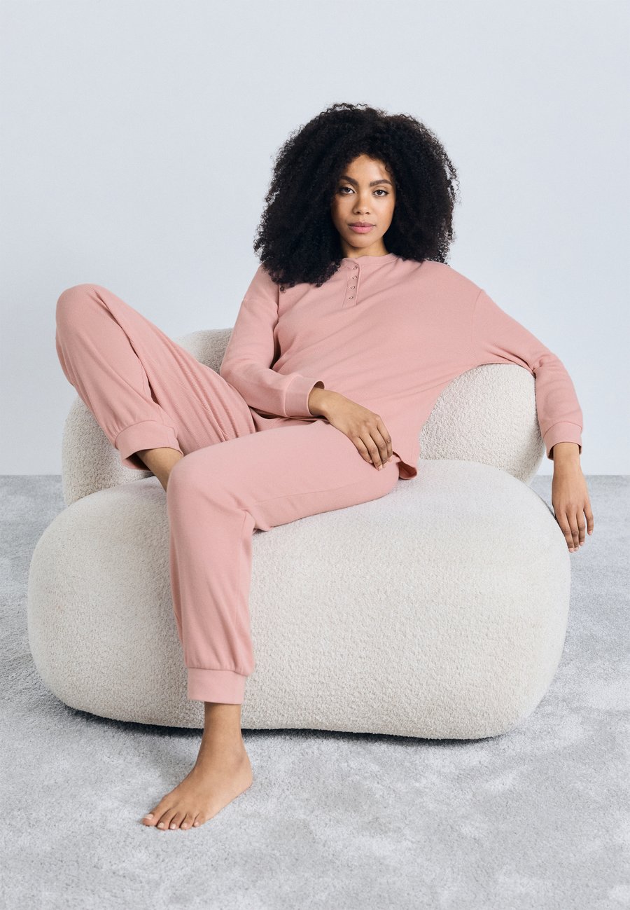 Пижамные брюки Hunkemöller JOGGERS, Pink/Light Pink
Пижамные брюки Hunkemöller JOGGERS, Pink/Light Pink