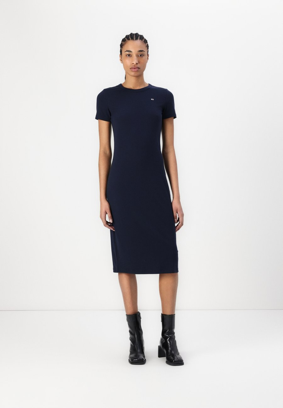 Платье Tommy Jeans Shirt dress, Dark Night Navy/Dark Blue
Платье Tommy Jeans Shirt dress, Dark Night Navy/Dark Blue