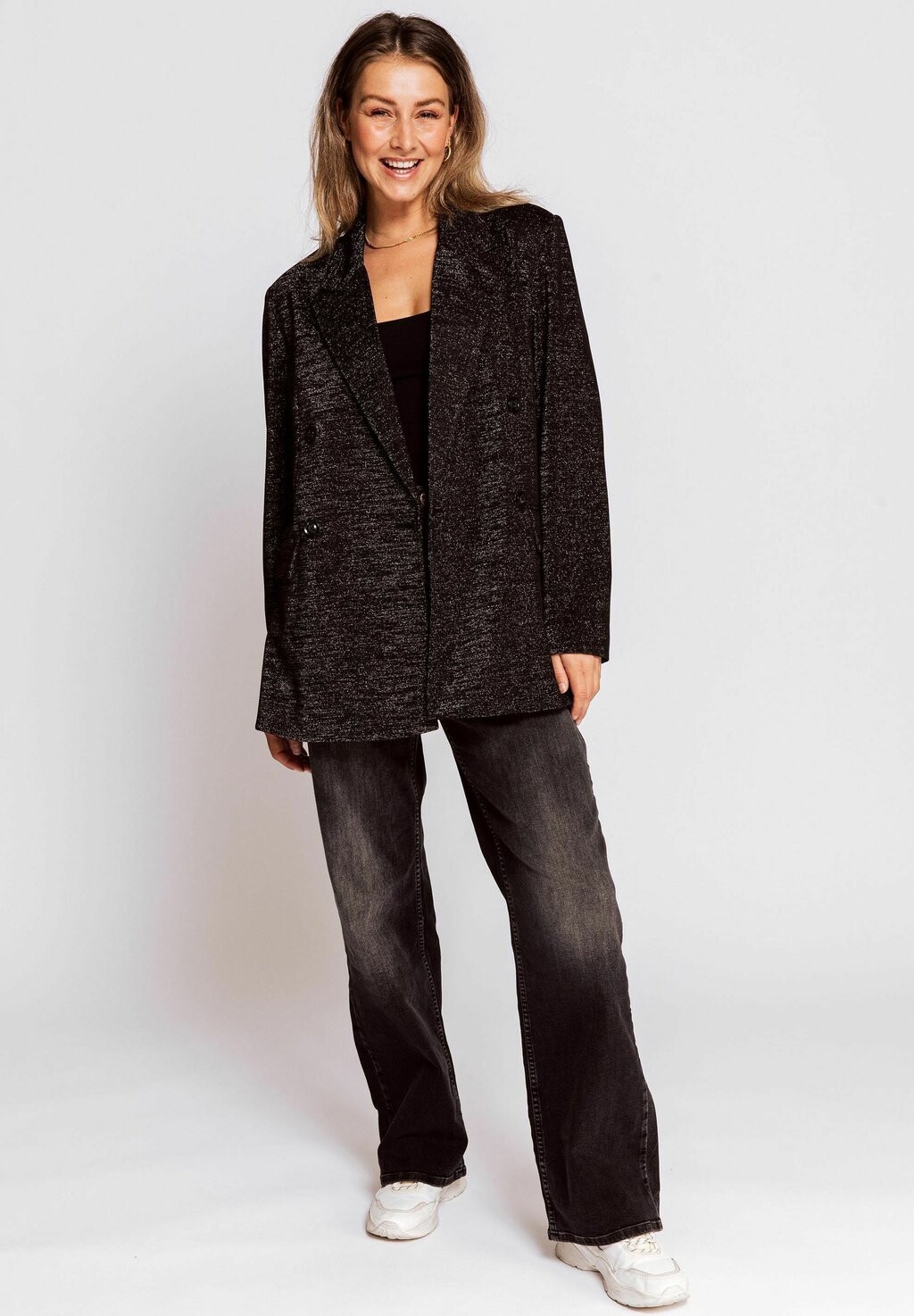 Короткое пальто Zhrill, черный
Короткое пальто Zhrill, черный