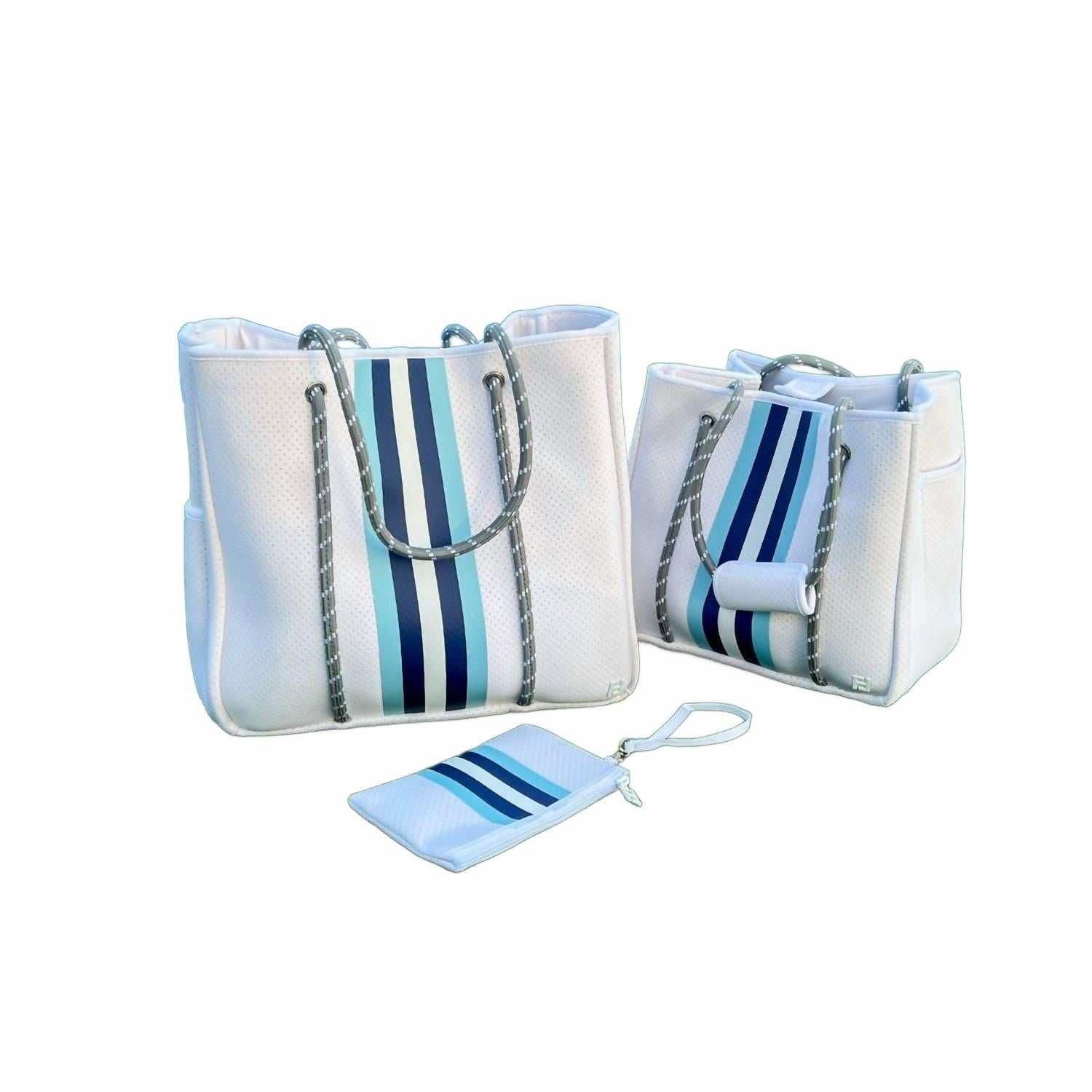 Женская большая сумка-тоут Courtside для теннисных ракеток в белом цвете с сине-белыми полосками Five Love
Женская большая сумка-тоут Courtside для теннисных ракеток в белом цвете с сине-белыми полосками Five Love