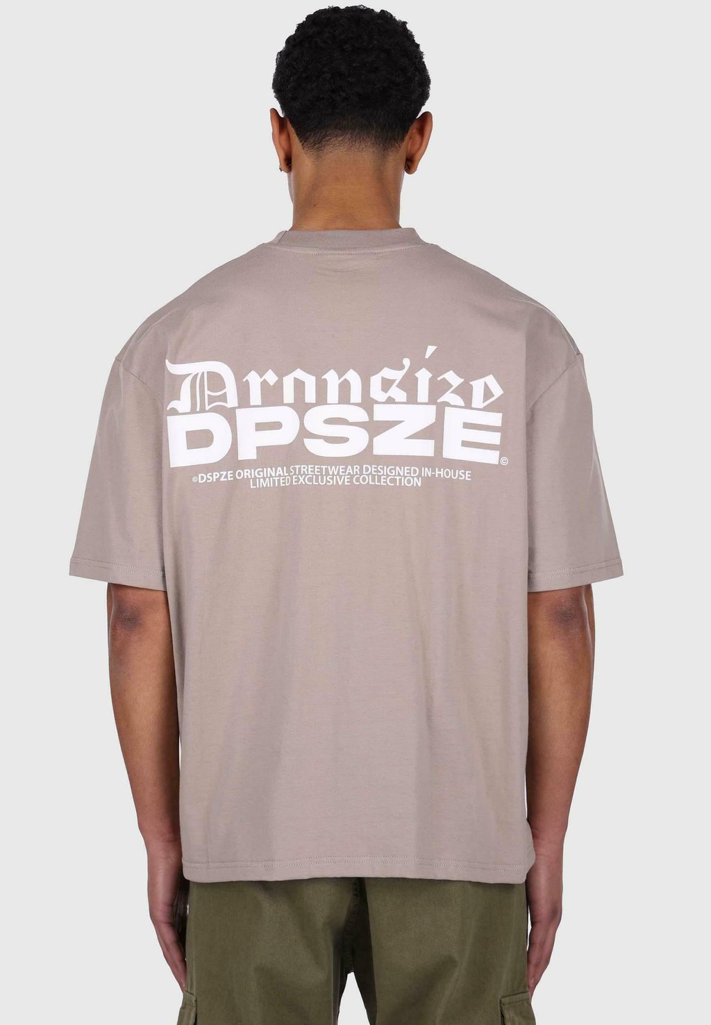 Футболка с принтом Dropsize, серо-коричневый
Футболка с принтом Dropsize, серо-коричневый