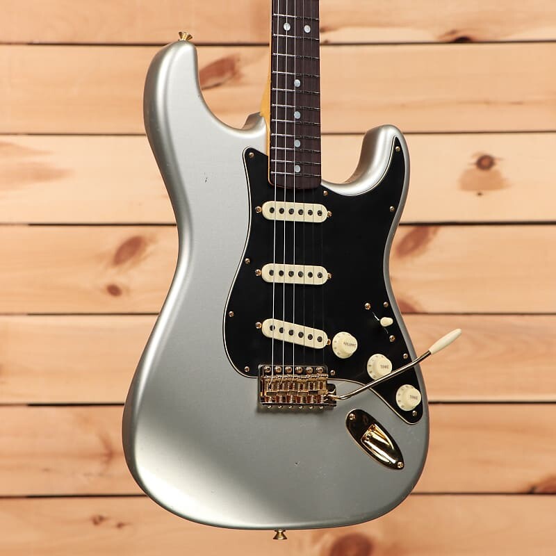 Электрогитара Fender Custom Shop Limited 1965 Dual-Mag Stratocaster Journeyman Relic - Aged Inca Silver - CZ570746 - PLEK'd
Электрогитара Fender Custom Shop Limited 1965 Dual-Mag Stratocaster Journeyman Relic - Aged Inca Silver - CZ570746 - PLEK'd