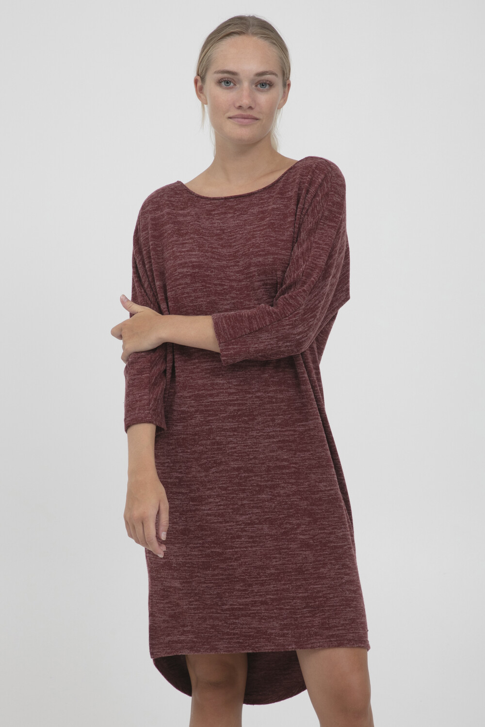 Платье Oxmo, коричневый
Платье Oxmo, коричневый