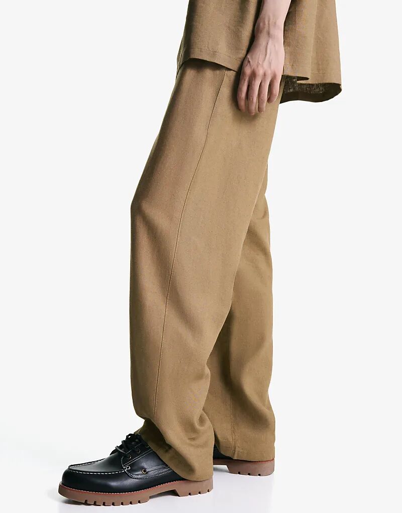 Широкие брюки-джоггеры Bershka из льняной смеси цвета верблюжьей шерсти
Широкие брюки-джоггеры Bershka из льняной смеси цвета верблюжьей шерсти