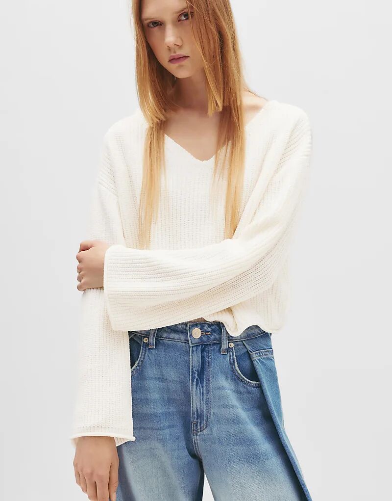 Свитер Pull&Bear из шенилла с V-образным вырезом бежевого цвета
Свитер Pull&Bear из шенилла с V-образным вырезом бежевого цвета