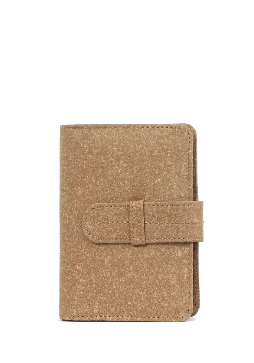 Кошелек Маргелиш "Локарно 1", изготовленный из переработанного картона Margelisch, цвет Sand
Кошелек Маргелиш "Локарно 1", изготовленный из переработанного картона Margelisch, цвет Sand