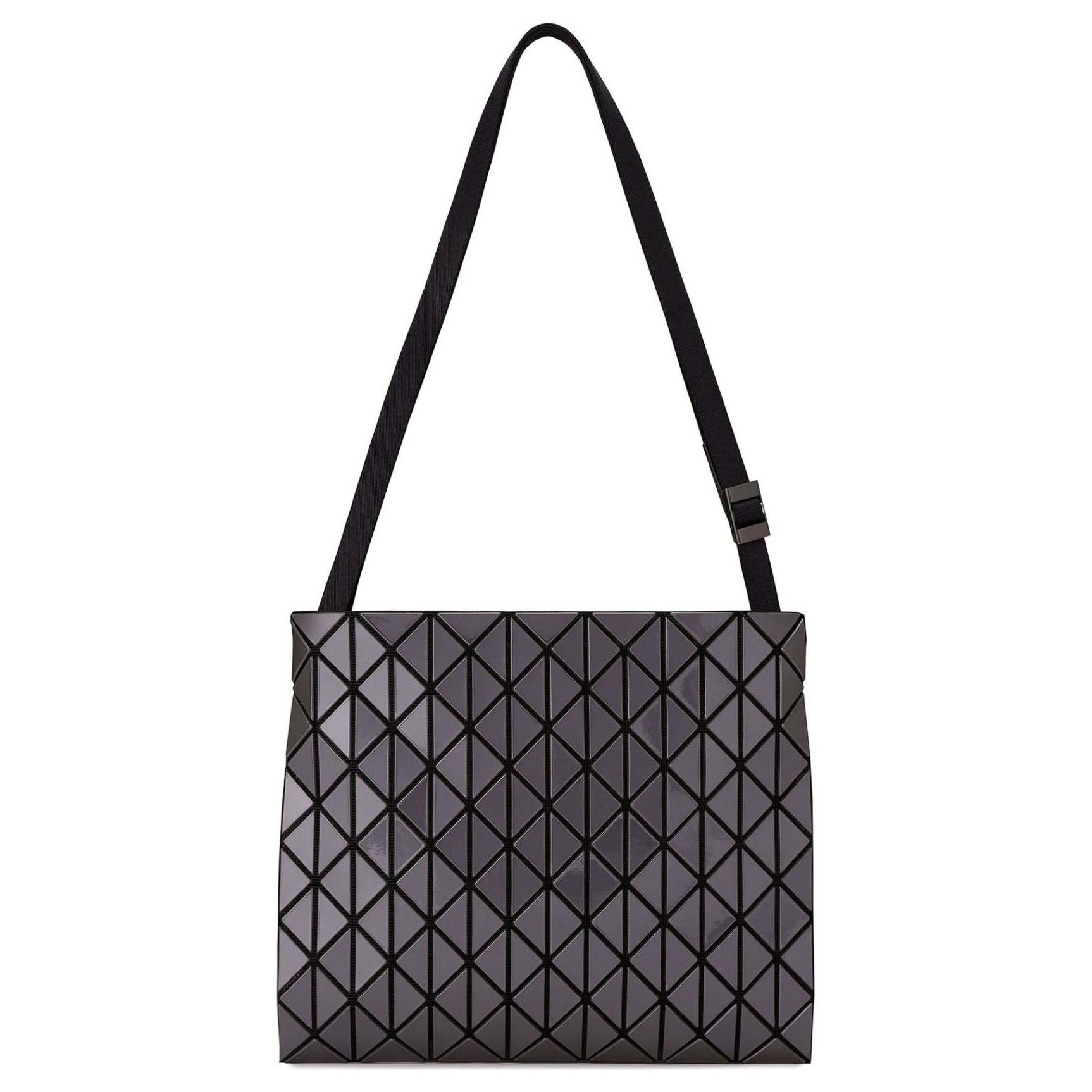 ISSEY MIYAKE Сумка кросс-боди из поливинилхлоридной смолы
ISSEY MIYAKE Сумка кросс-боди из поливинилхлоридной смолы