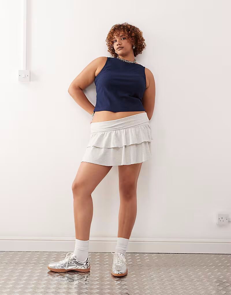 COLLUSION plus мини-юбка с воланами серого цвета
COLLUSION plus мини-юбка с воланами серого цвета