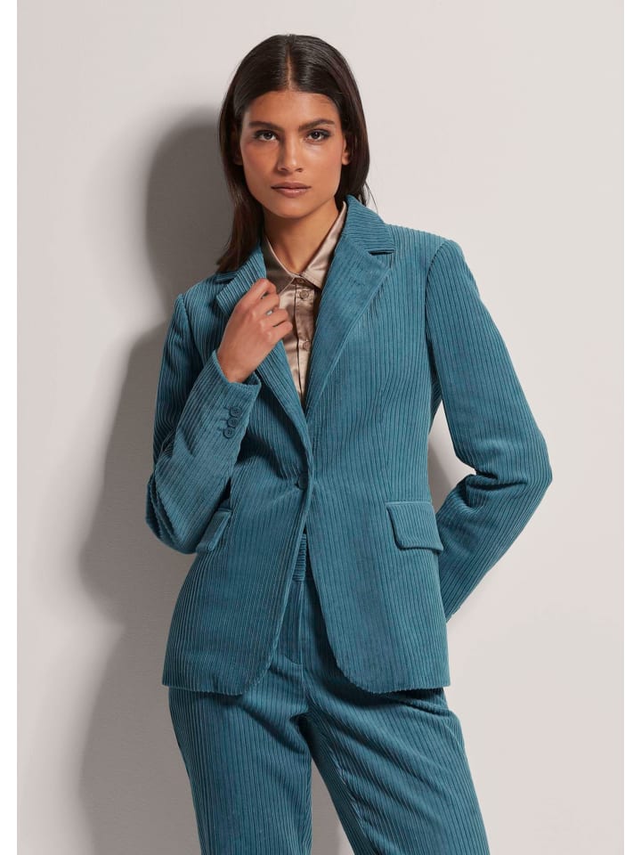 MADELEINE Классический вельветовый пиджак с отложным воротником сине-серого цвета
MADELEINE Классический вельветовый пиджак с отложным воротником сине-серого цвета