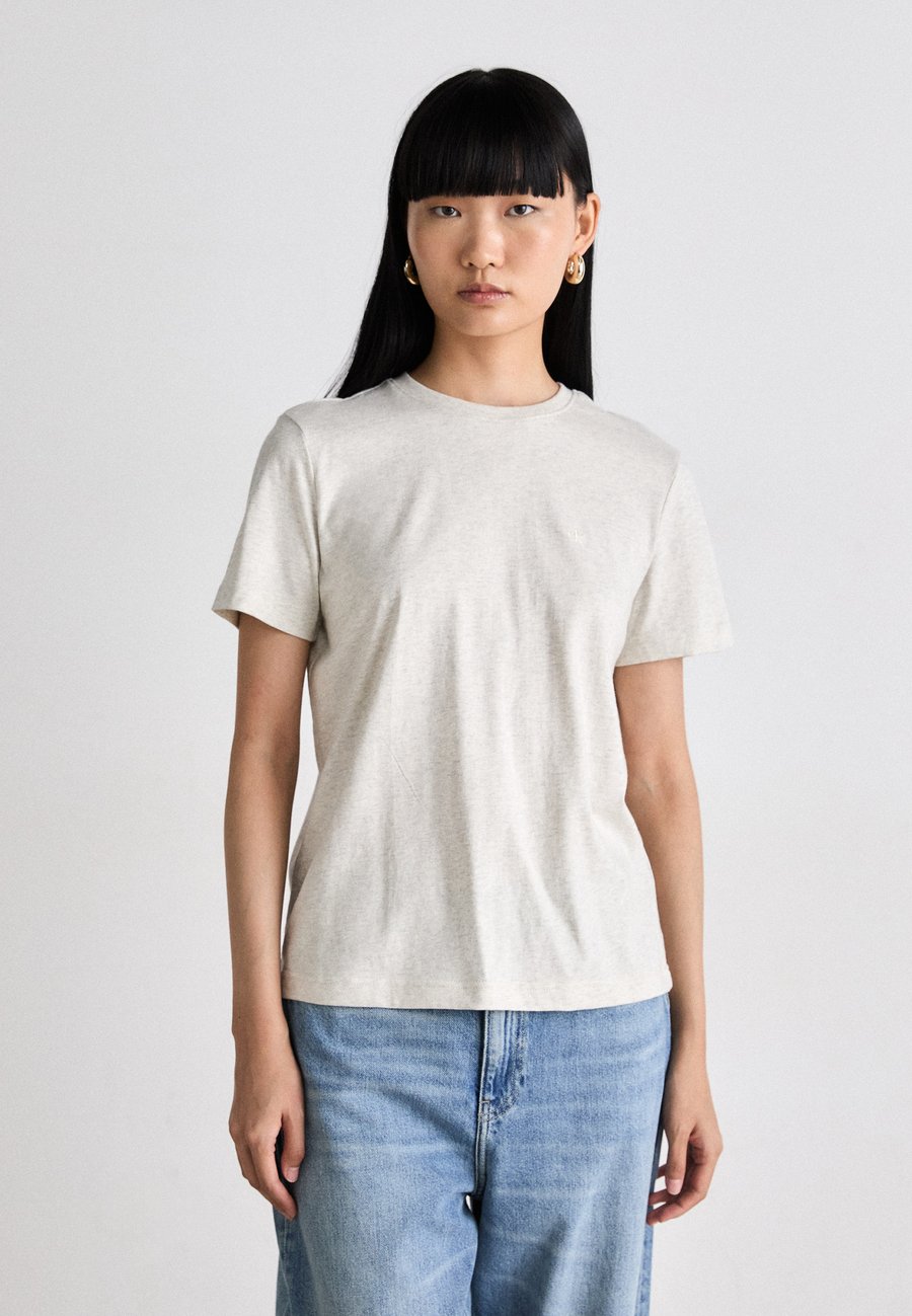 Футболка Calvin Klein Jeans ARCHIVE CREW TEE, Vanilla Heather/Beige, Желтый, Футболка Calvin Klein Jeans ARCHIVE CREW TEE, Vanilla Heather/Beige
Футболка Calvin Klein Jeans ARCHIVE CREW TEE, Vanilla Heather/Beige, Желтый, Футболка Calvin Klein Jeans ARCHIVE CREW TEE, Vanilla Heather/Beige