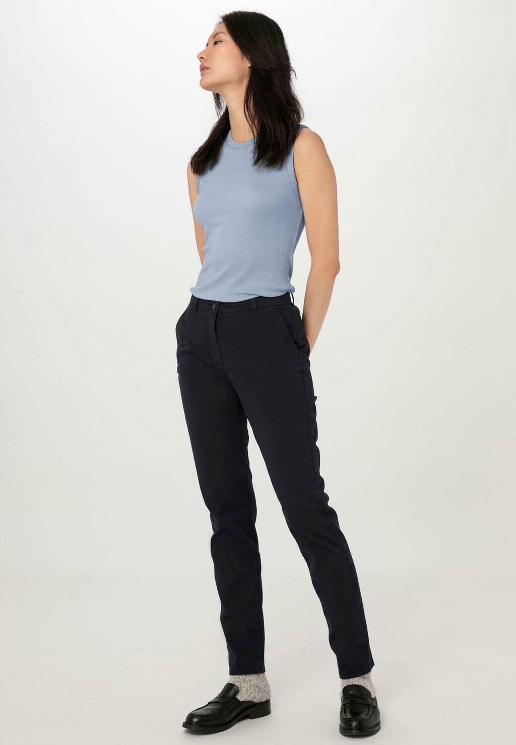 Чиносы hessnatur, черный 
Чиносы hessnatur, черный