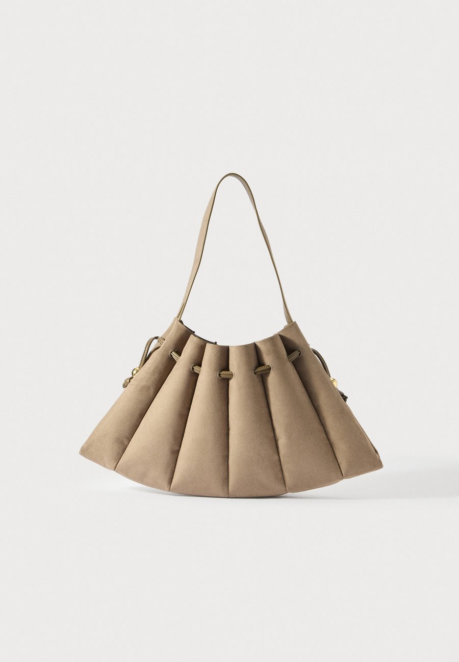 Сумка THEMOIRè CALIPSO, Mud/Taupe
Сумка THEMOIRè CALIPSO, Mud/Taupe