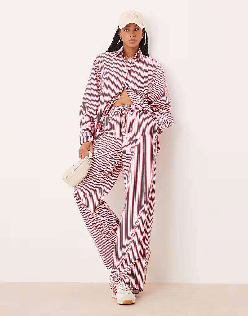 Гламурные брюки из поплина в красную полоску Glamorous
Гламурные брюки из поплина в красную полоску Glamorous