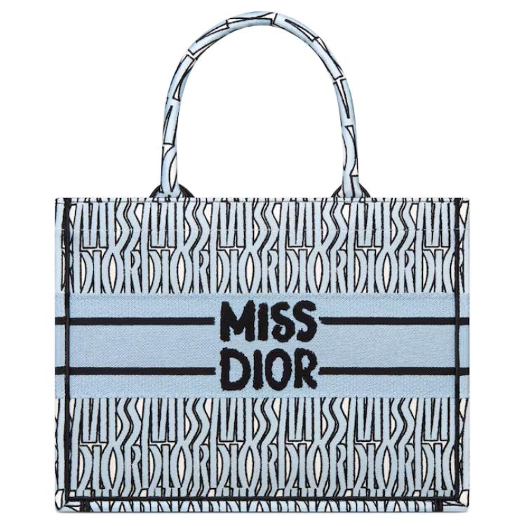 Сумка BookTote с вышивкой, шоппер, дамская сумка среднего размера, светло-синяя и черная DIOR
Сумка BookTote с вышивкой, шоппер, дамская сумка среднего размера, светло-синяя и черная DIOR