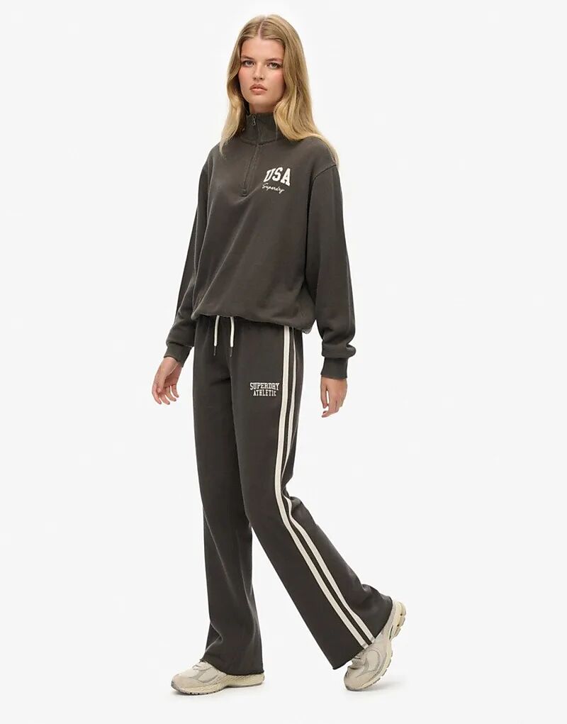 Расклешенные спортивные брюки Superdry Athletic в полоску, антрацитового цвета
Расклешенные спортивные брюки Superdry Athletic в полоску, антрацитового цвета