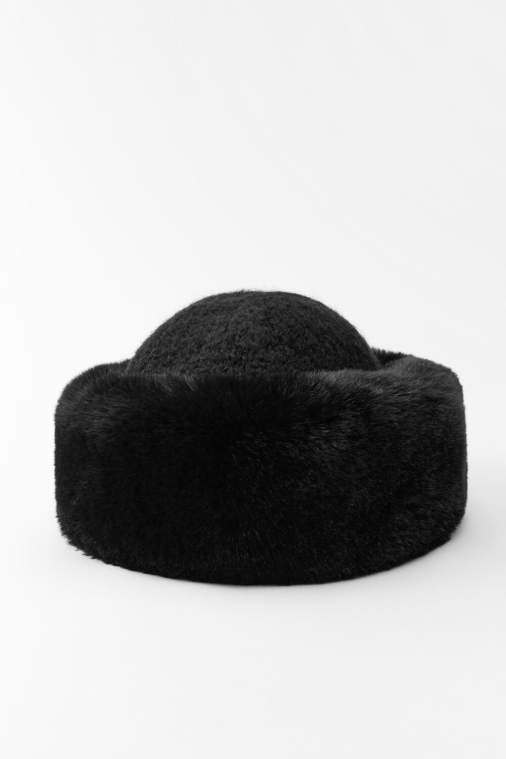 Вязаная шапка из искусственного меха ZARA, черный
Вязаная шапка из искусственного меха ZARA, черный