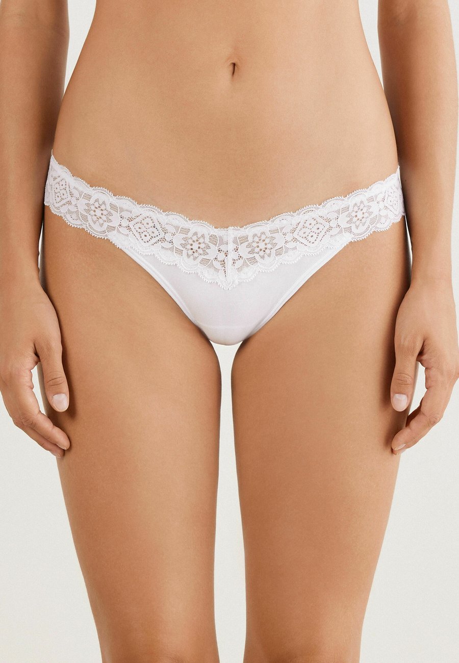 Трусы Intimissimi Thong, White
Трусы Intimissimi Thong, White