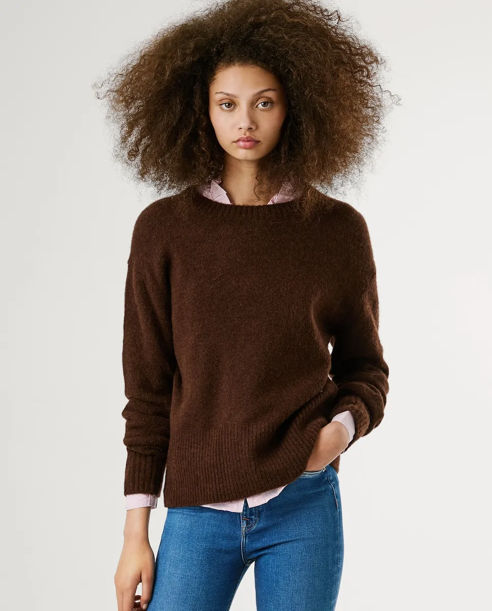 Женский свитер с круглым вырезом и разрезом сзади Pepe Jeans, темно-коричневый
Женский свитер с круглым вырезом и разрезом сзади Pepe Jeans, темно-коричневый