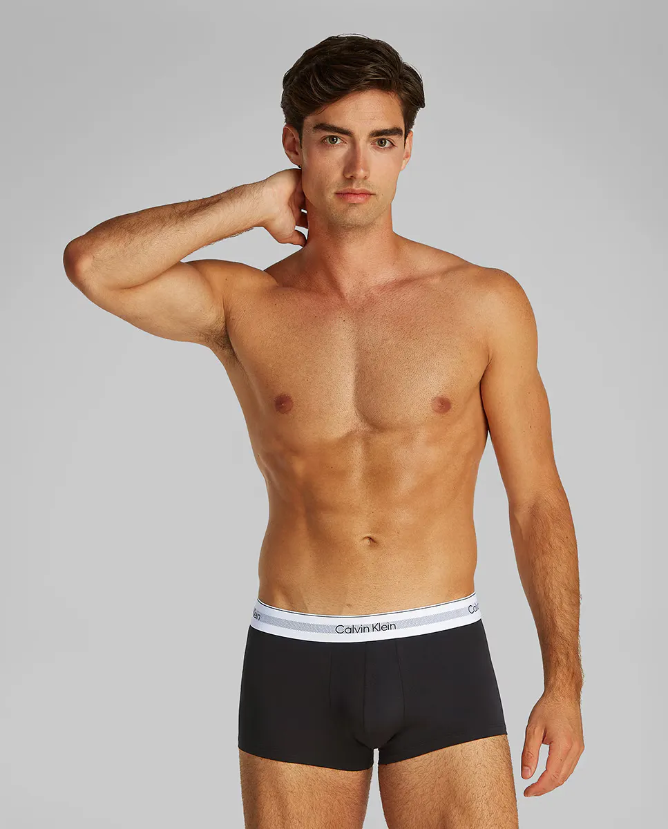 Набор из 3 облегающих боксеров с низкой посадкой Calvin Klein, мультиколор
Набор из 3 облегающих боксеров с низкой посадкой Calvin Klein, мультиколор