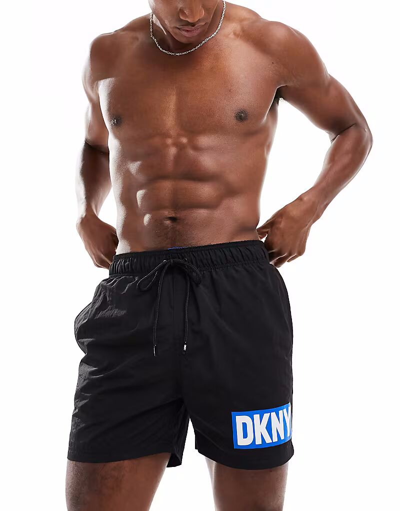 Шорты для плавания DKNY Kos черного цвета
Шорты для плавания DKNY Kos черного цвета