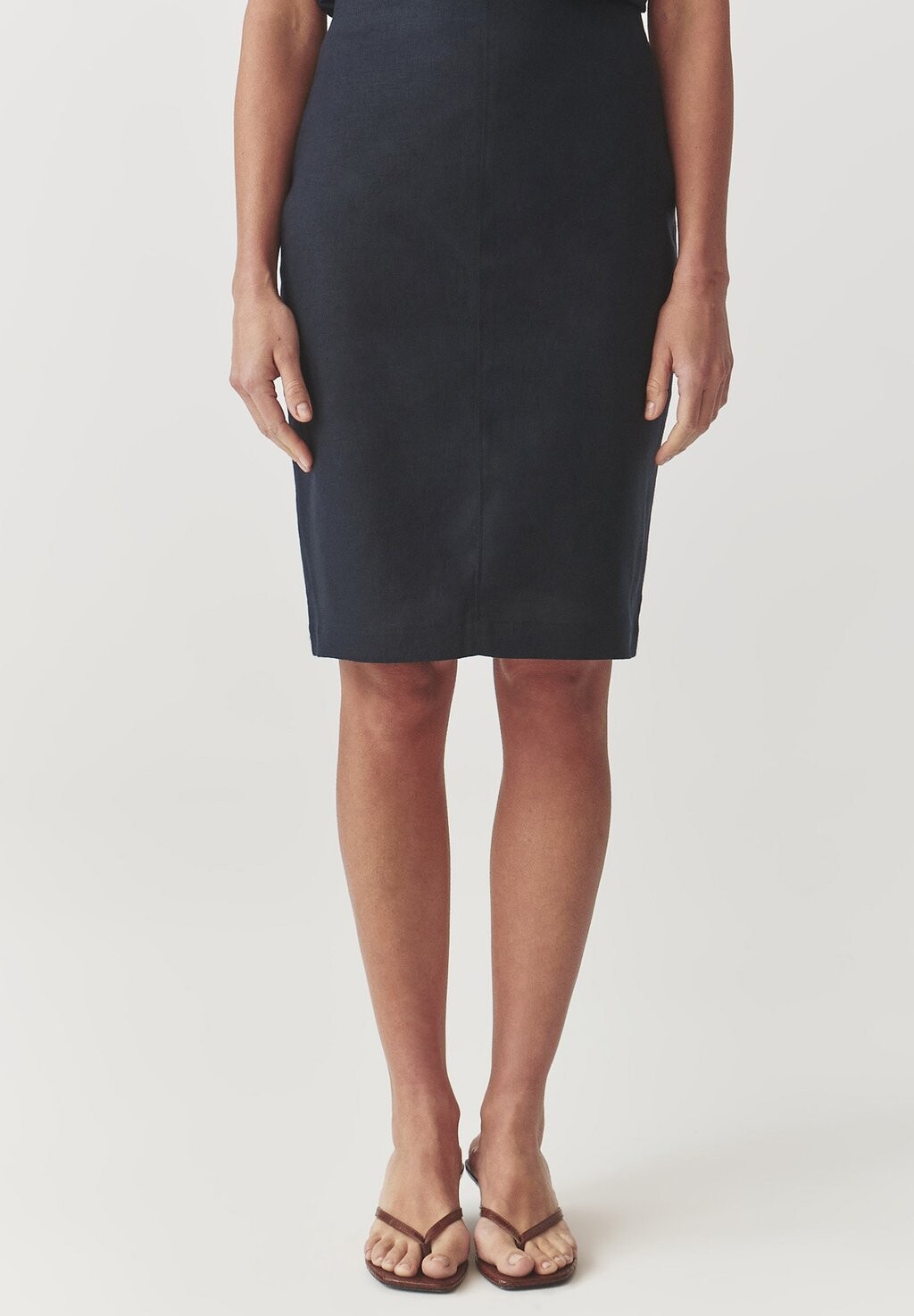 Юбка-карандаш MONOLI 1 TATUUM, темно-синий
Юбка-карандаш MONOLI 1 TATUUM, темно-синий