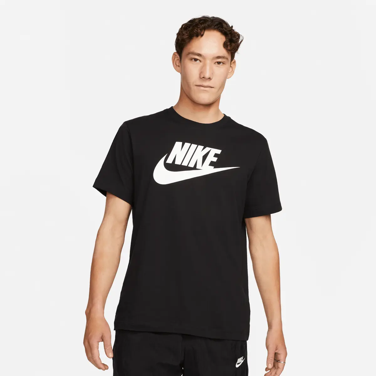 Футболка Nike Sportswear Tee, черный
Футболка Nike Sportswear Tee, черный