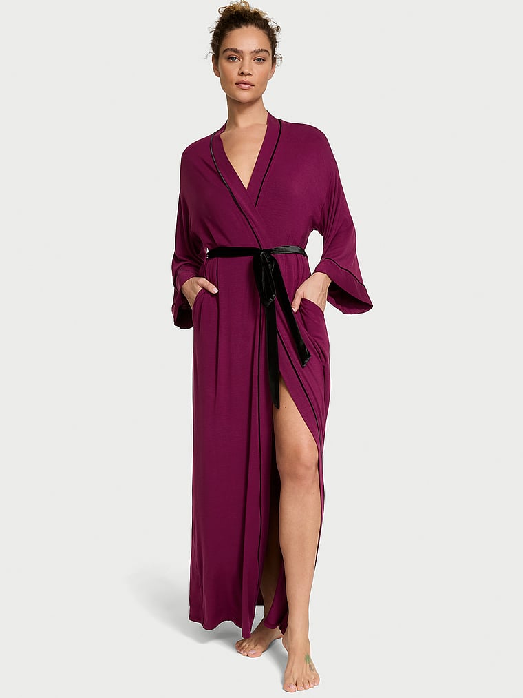Длинный халат из мягкого модала с бархатной отделкой Victoria'S Secret, красный
Длинный халат из мягкого модала с бархатной отделкой Victoria'S Secret, красный